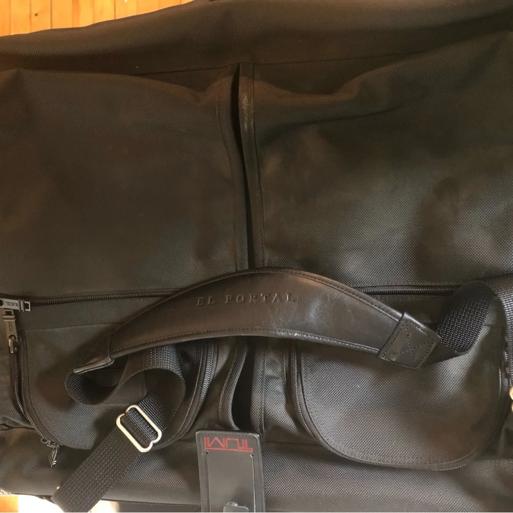 Tumi Black Men's Travel garment Bag - Classic Carry on